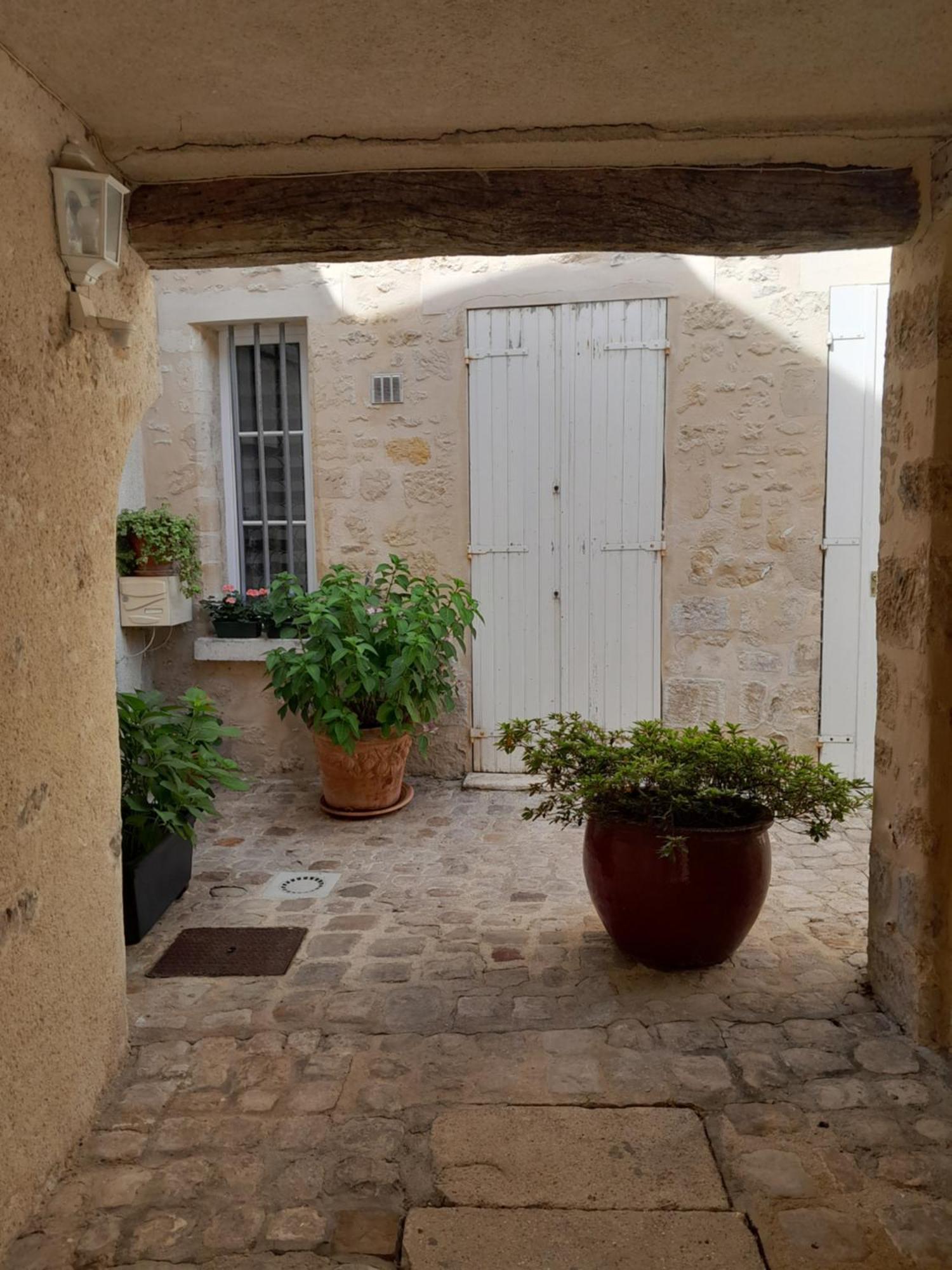 Gite La Folie De Seraphine Senlis  Esterno foto
